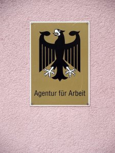 employment-agency-914116_1920